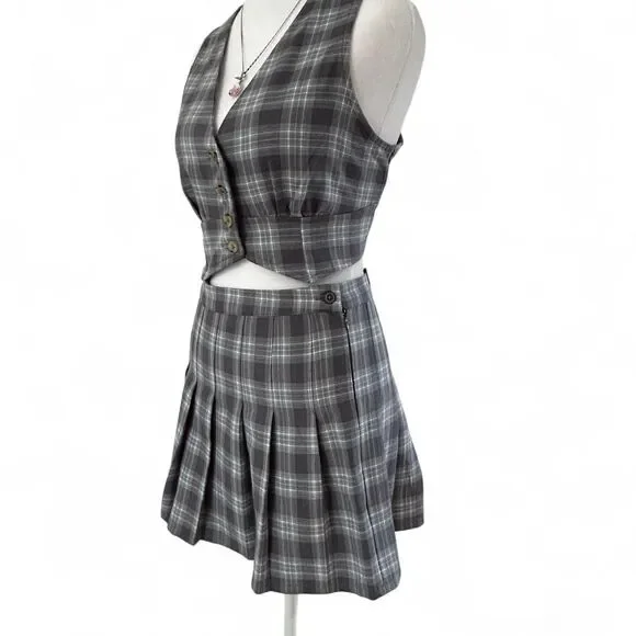 Aeropostale Women's Blue Plaid Skirt and Vest Set - Picture 4 of 6